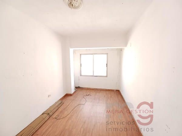 For sale of apartment in Valencia