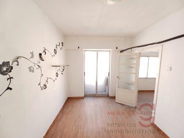 For sale of apartment in Valencia