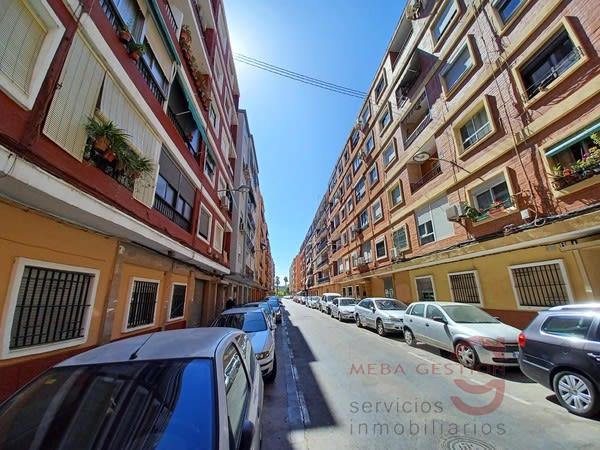 For sale of apartment in Valencia