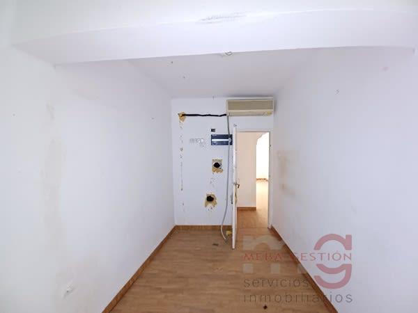For sale of apartment in Valencia