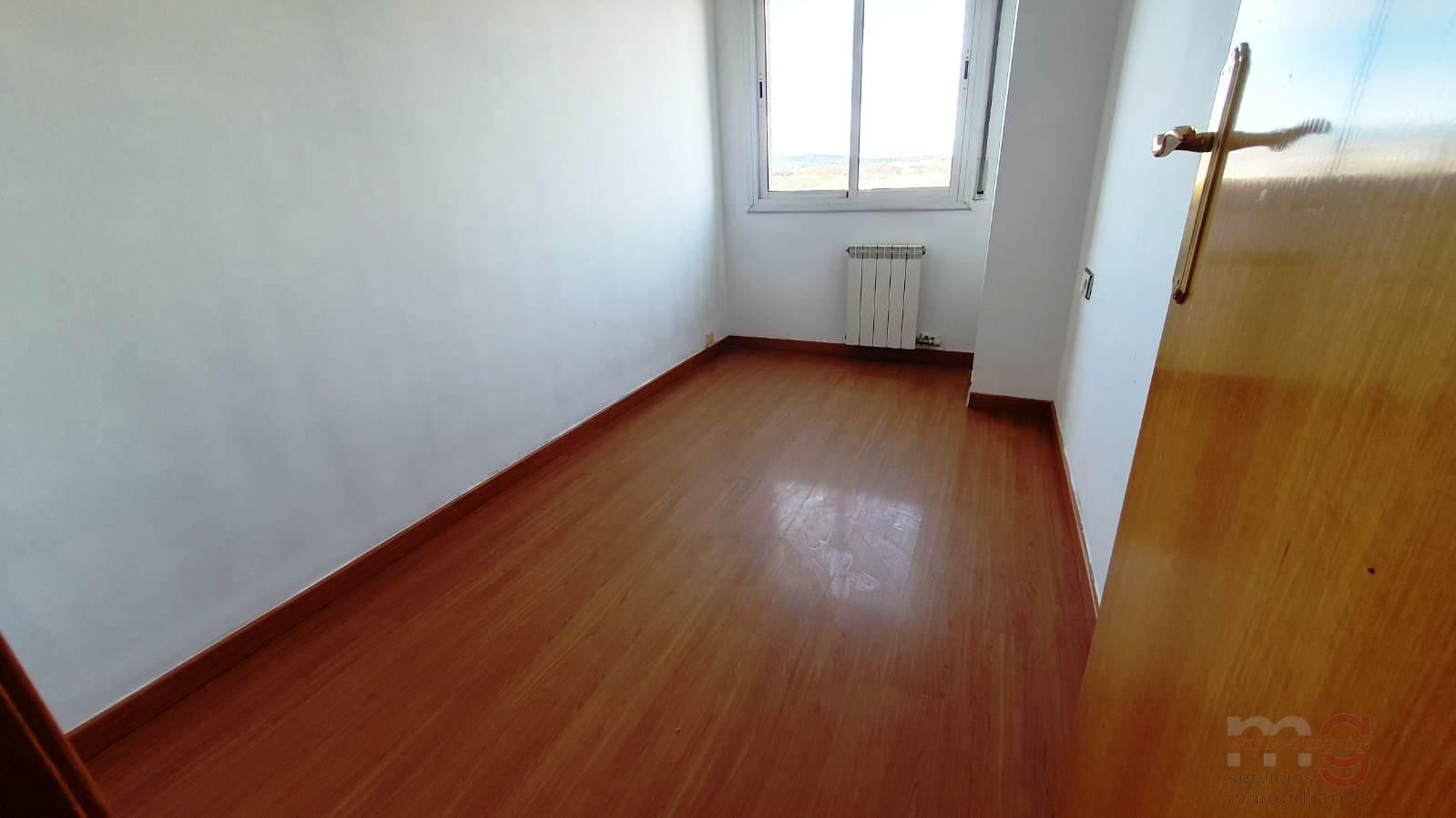 For sale of apartment in Sabadell