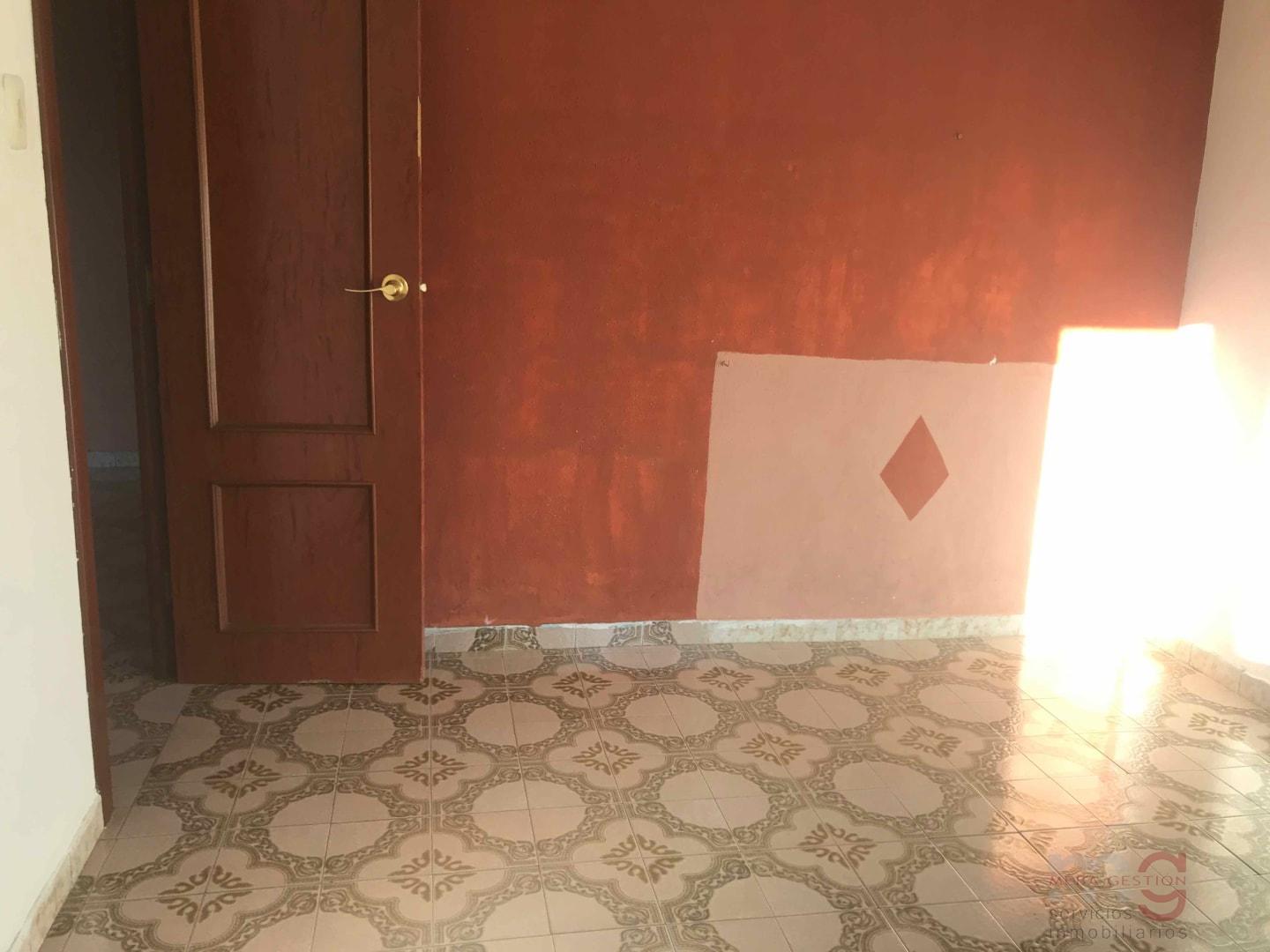 For sale of apartment in Valencia