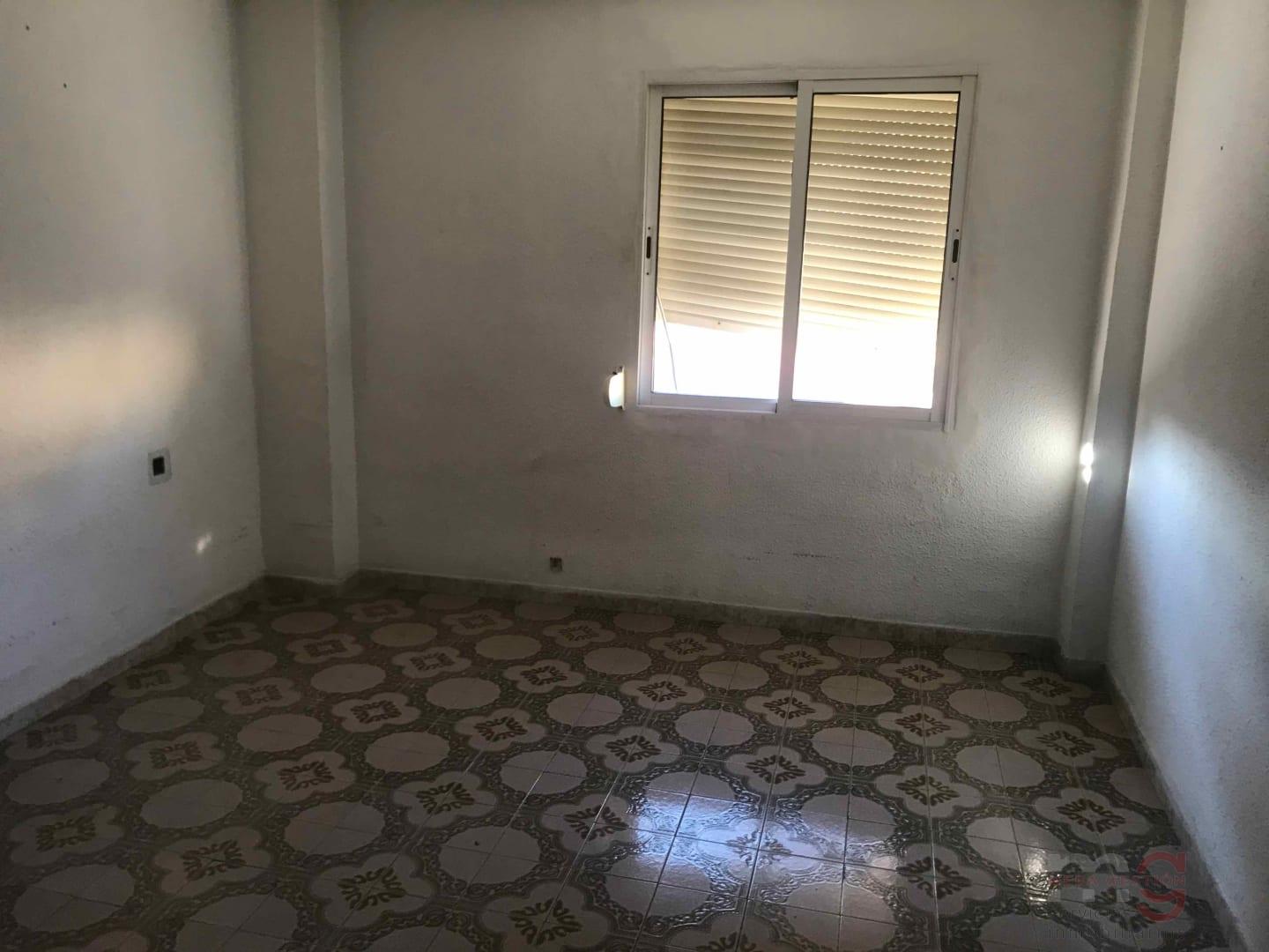 For sale of apartment in Valencia
