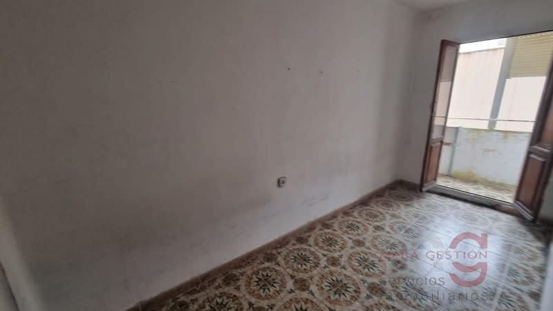 For sale of apartment in Valencia