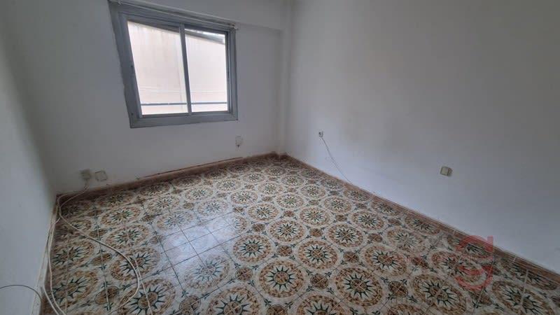 For sale of apartment in Valencia