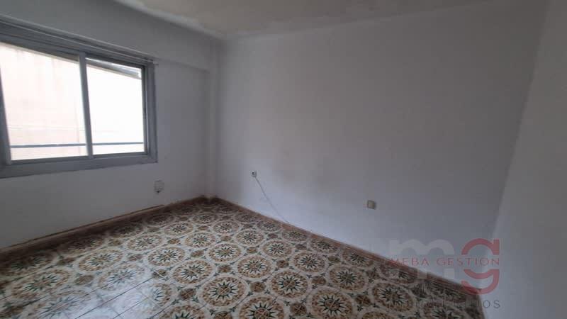 For sale of apartment in Valencia