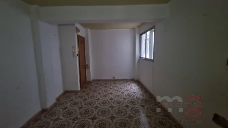 For sale of apartment in Valencia