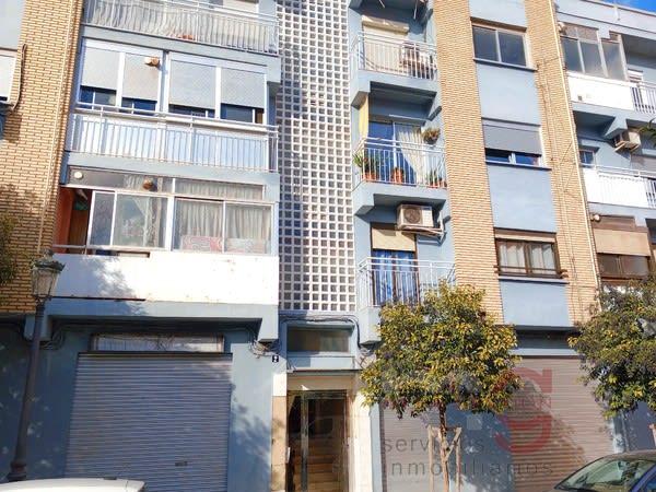 For sale of apartment in Valencia