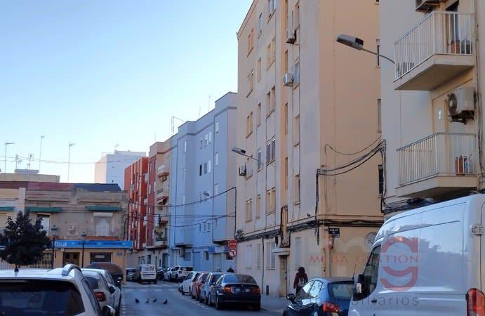 For sale of apartment in Valencia