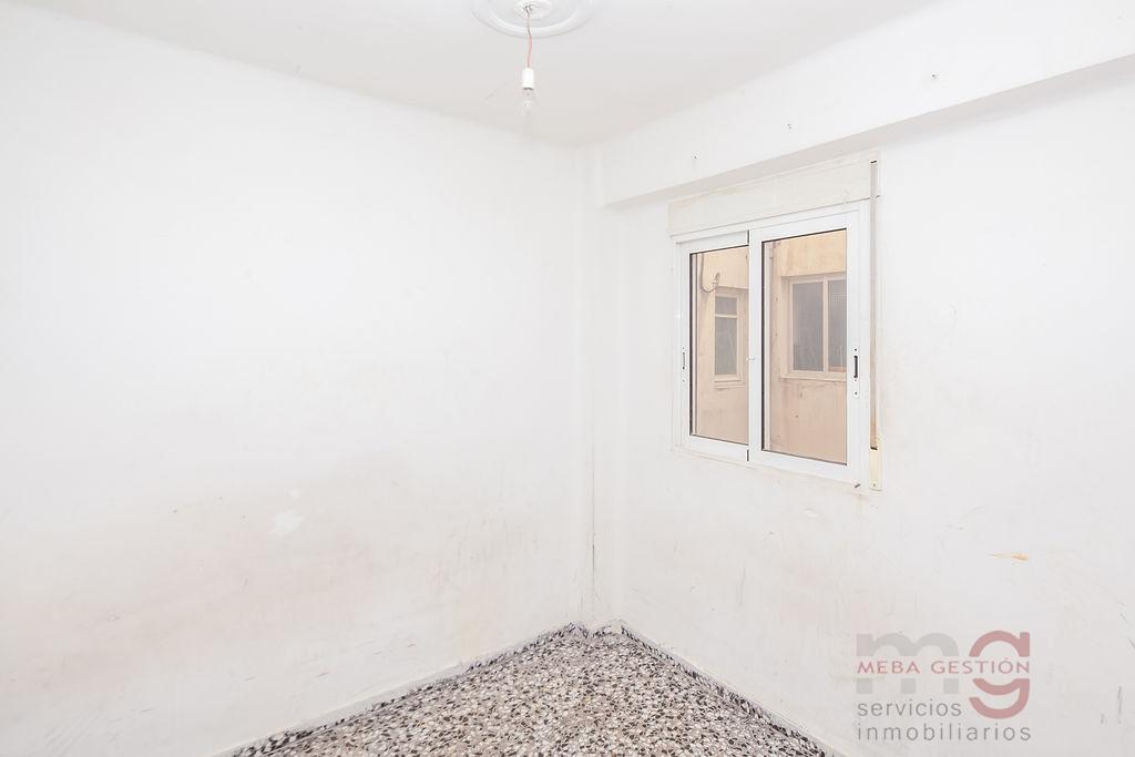 For sale of apartment in Valencia