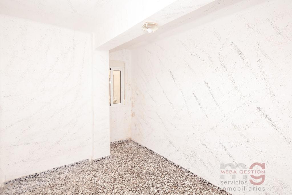 For sale of apartment in Valencia