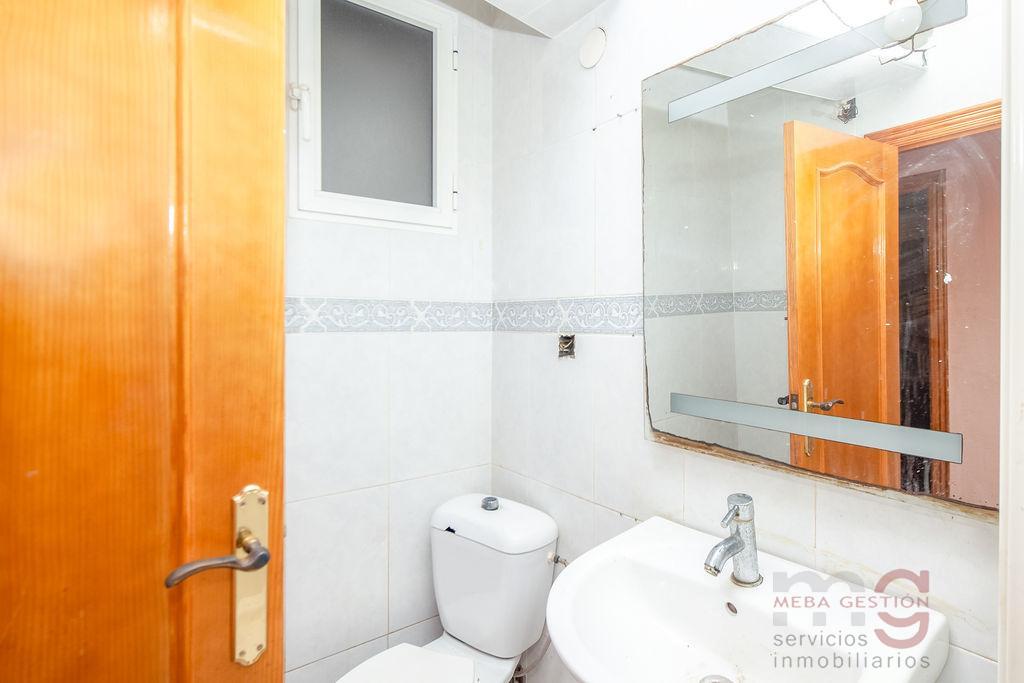 For sale of apartment in Valencia