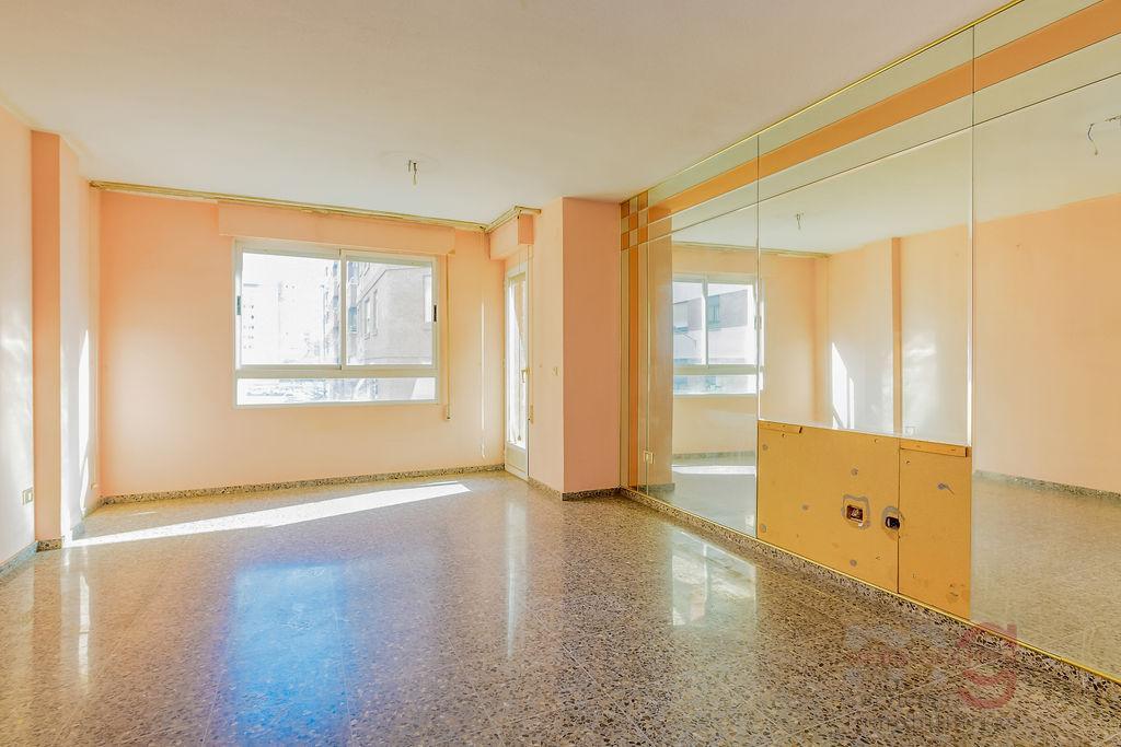 For sale of apartment in Castellón
