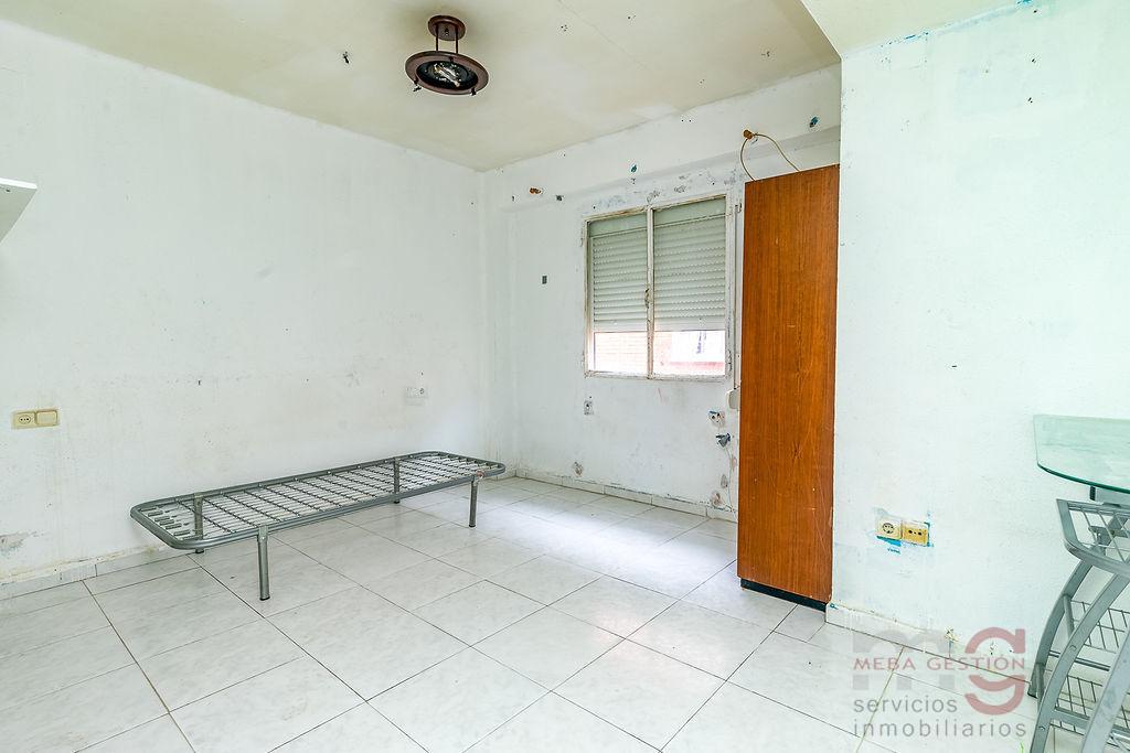 For sale of apartment in Valencia