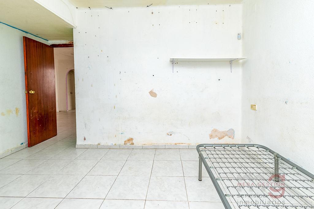 For sale of apartment in Valencia