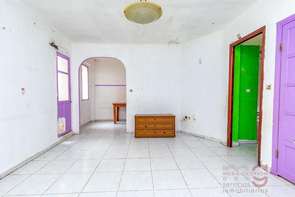 For sale of apartment in Valencia