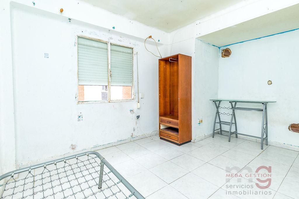 For sale of apartment in Valencia