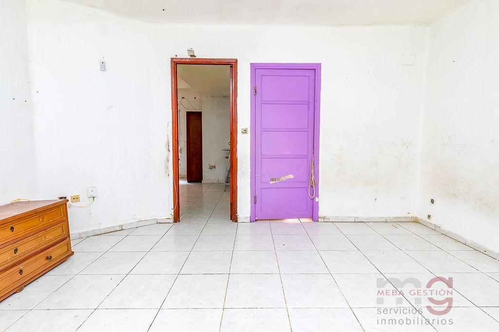For sale of apartment in Valencia