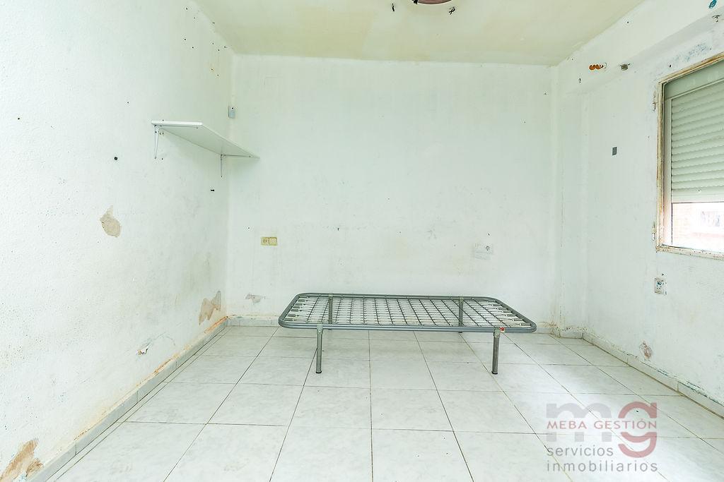 For sale of apartment in Valencia