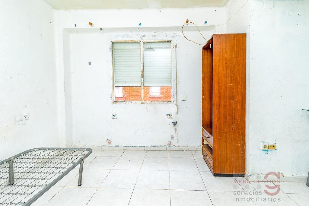 For sale of apartment in Valencia