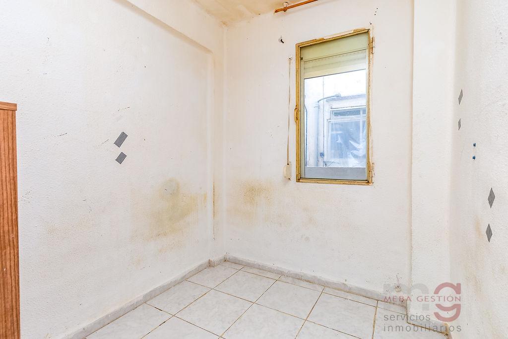 For sale of apartment in Valencia