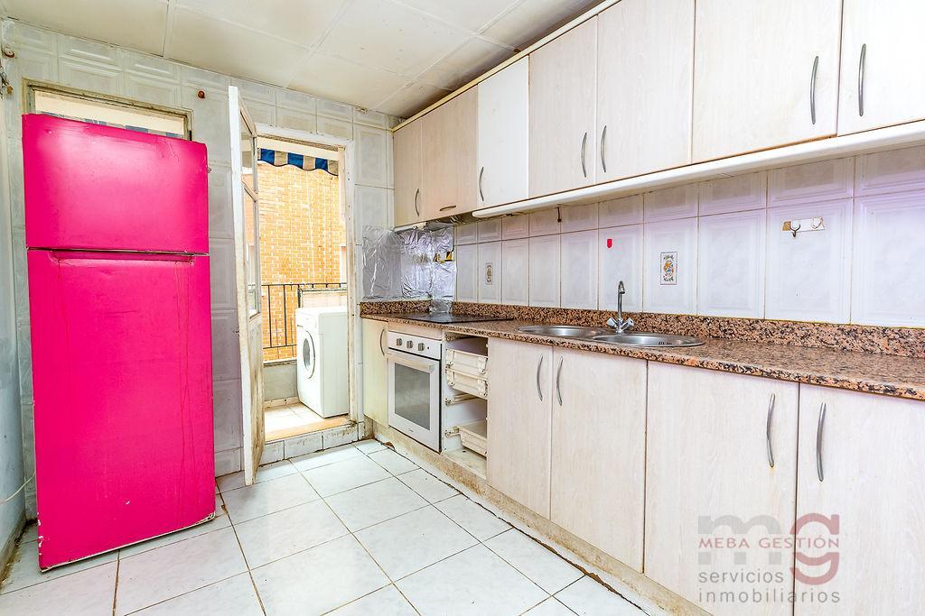 For sale of apartment in Valencia