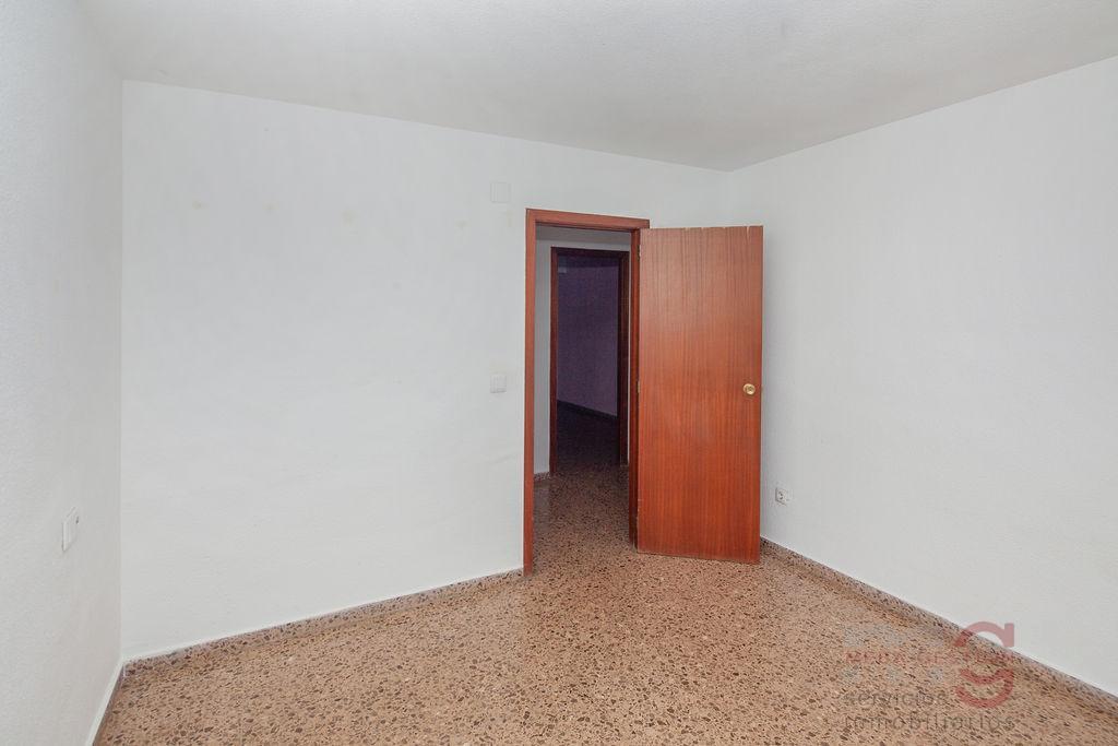 For sale of apartment in Valencia
