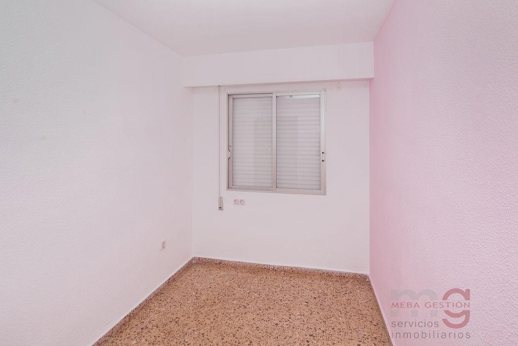 For sale of apartment in Valencia