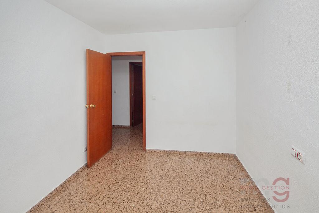 For sale of apartment in Valencia