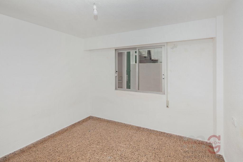 For sale of apartment in Valencia