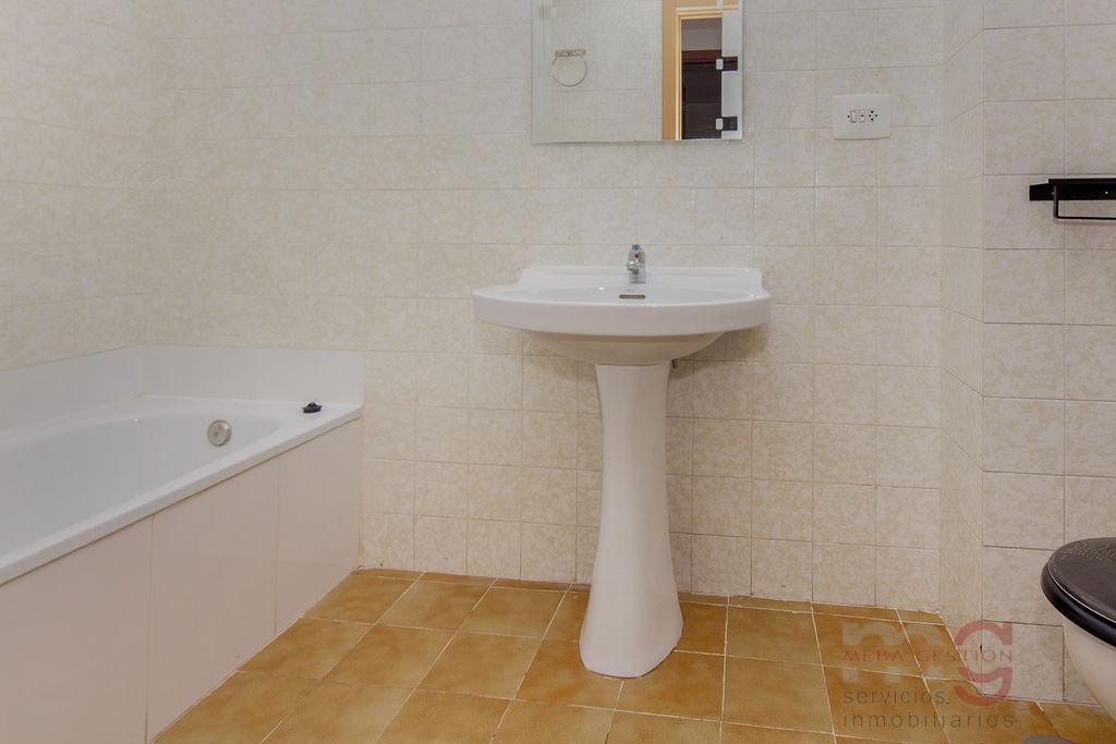 For sale of apartment in Valencia
