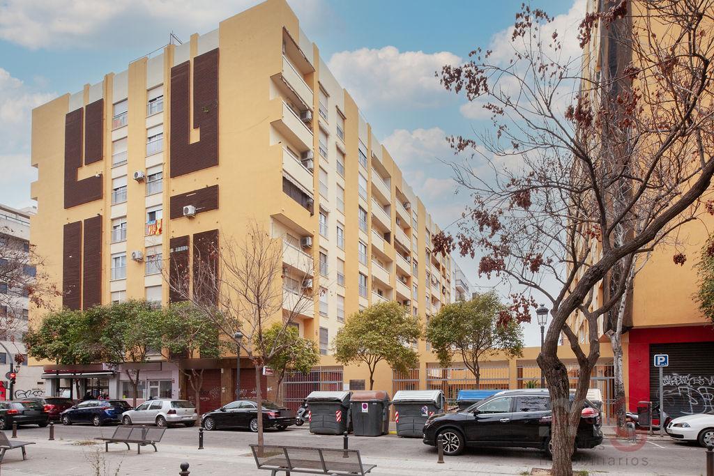 For sale of apartment in Valencia