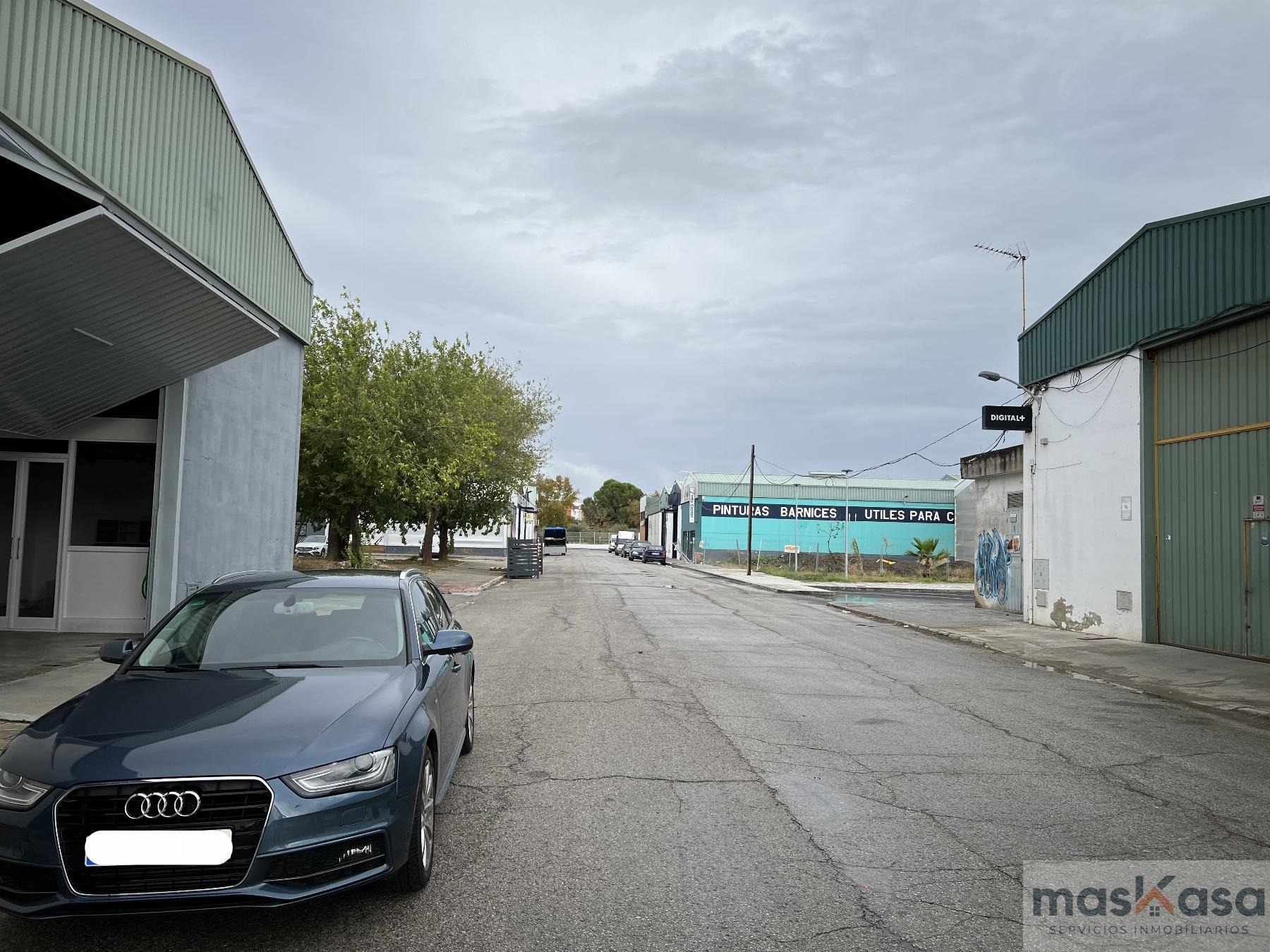 Venta de nave industrial en Los Palacios y Villafranca