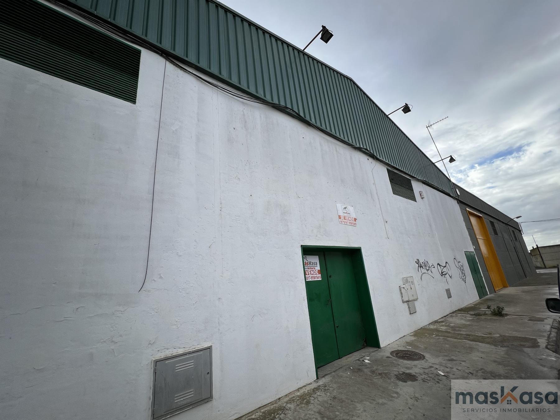 Venta de nave industrial en Los Palacios y Villafranca