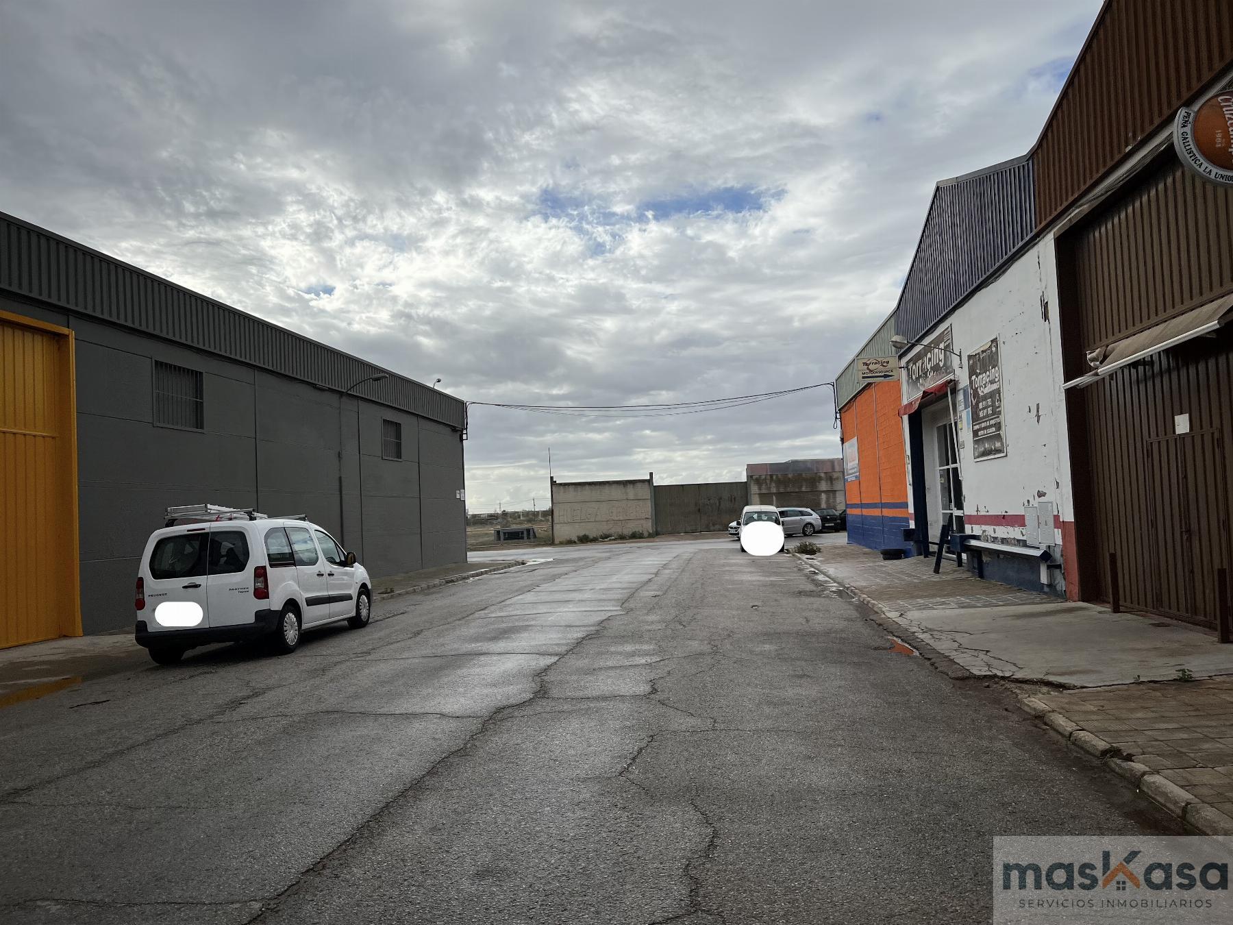 Venta de nave industrial en Los Palacios y Villafranca