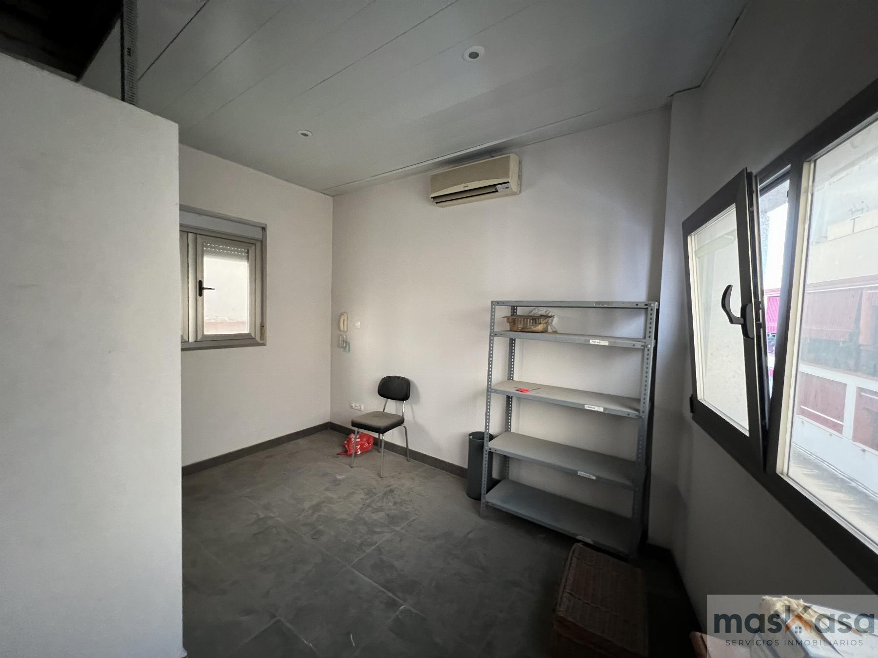Venta de local comercial en Los Palacios y Villafranca