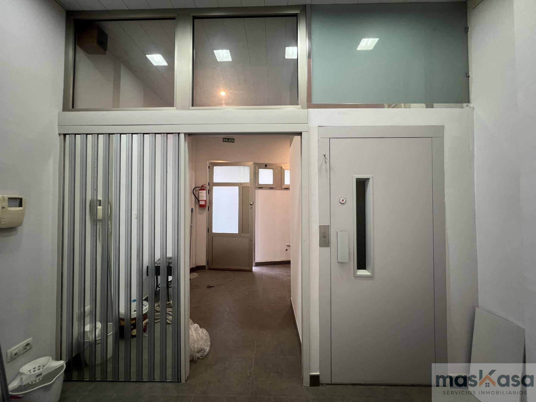Venta de local comercial en Los Palacios y Villafranca