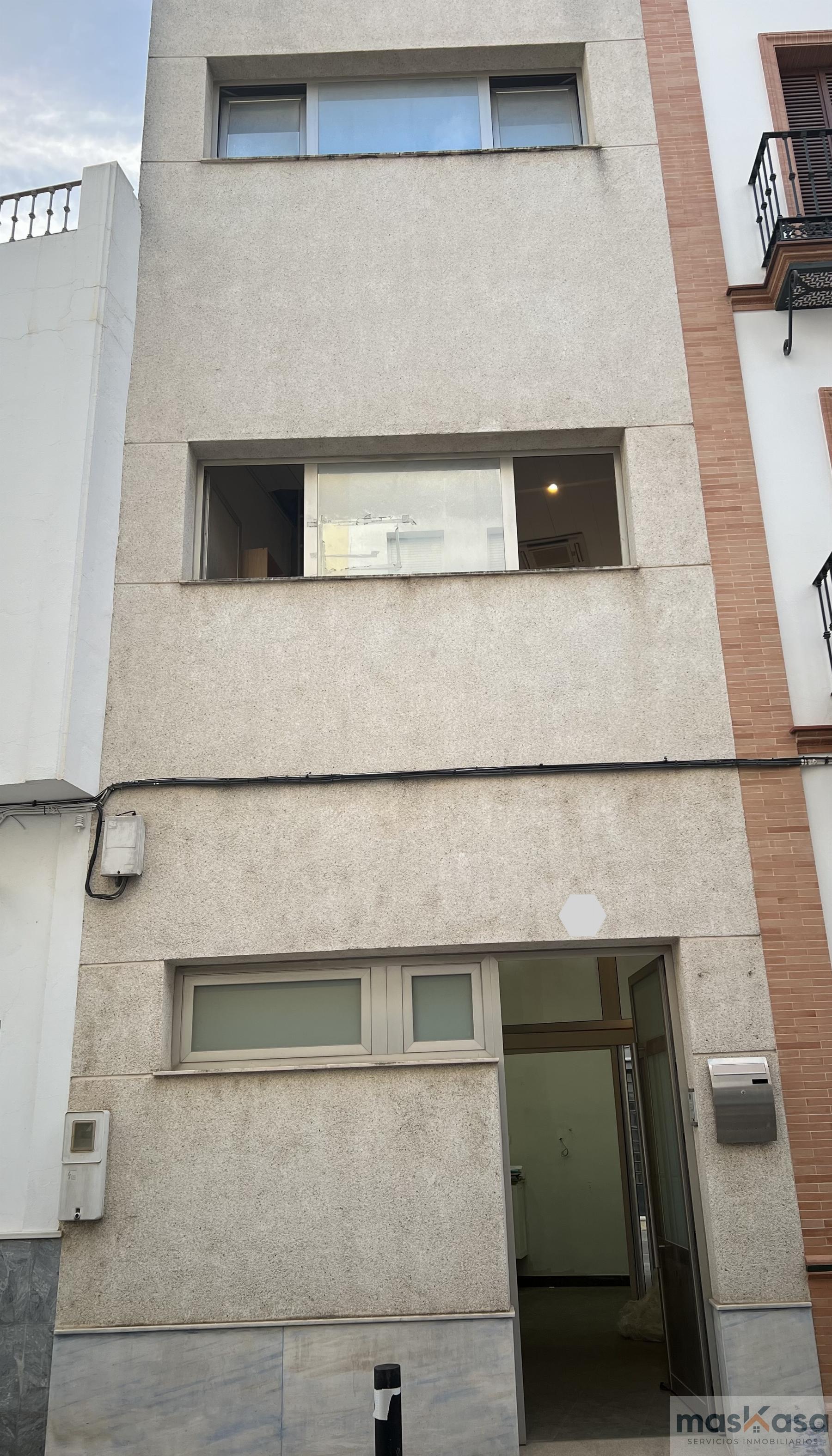 Venta de local comercial en Los Palacios y Villafranca
