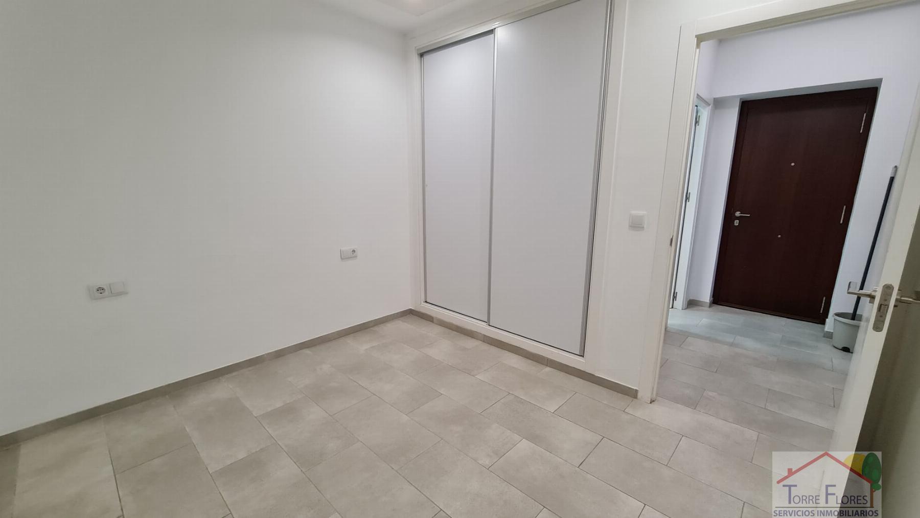 For sale of apartment in Cádiz