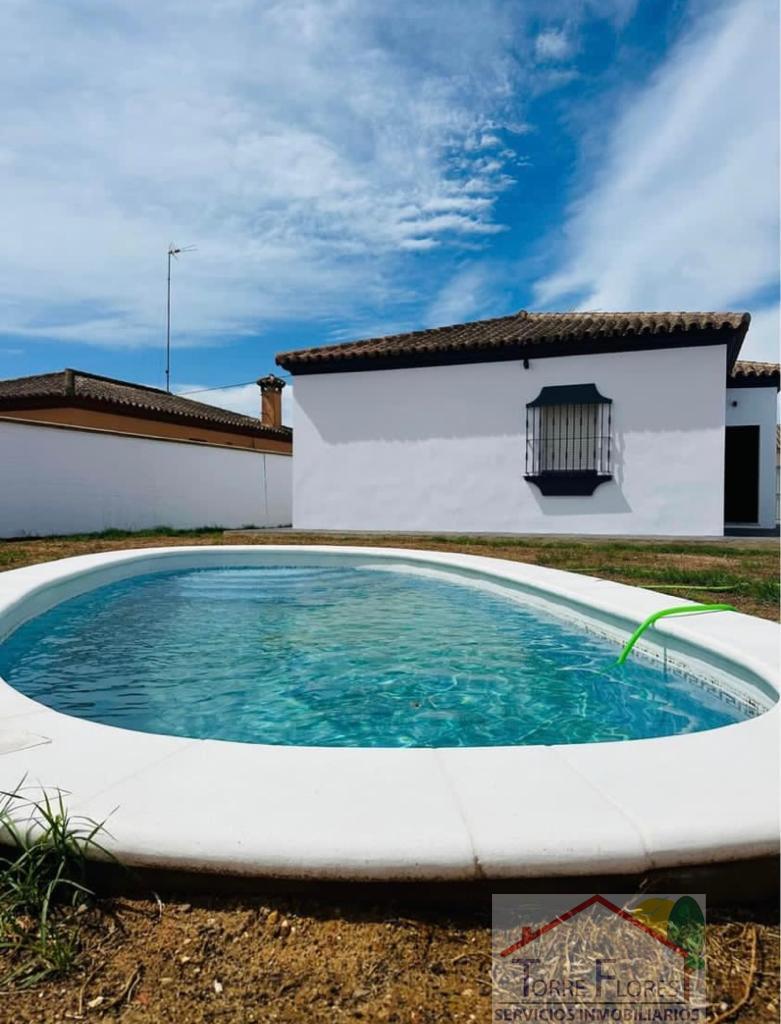 For sale of chalet in Chiclana de la Frontera