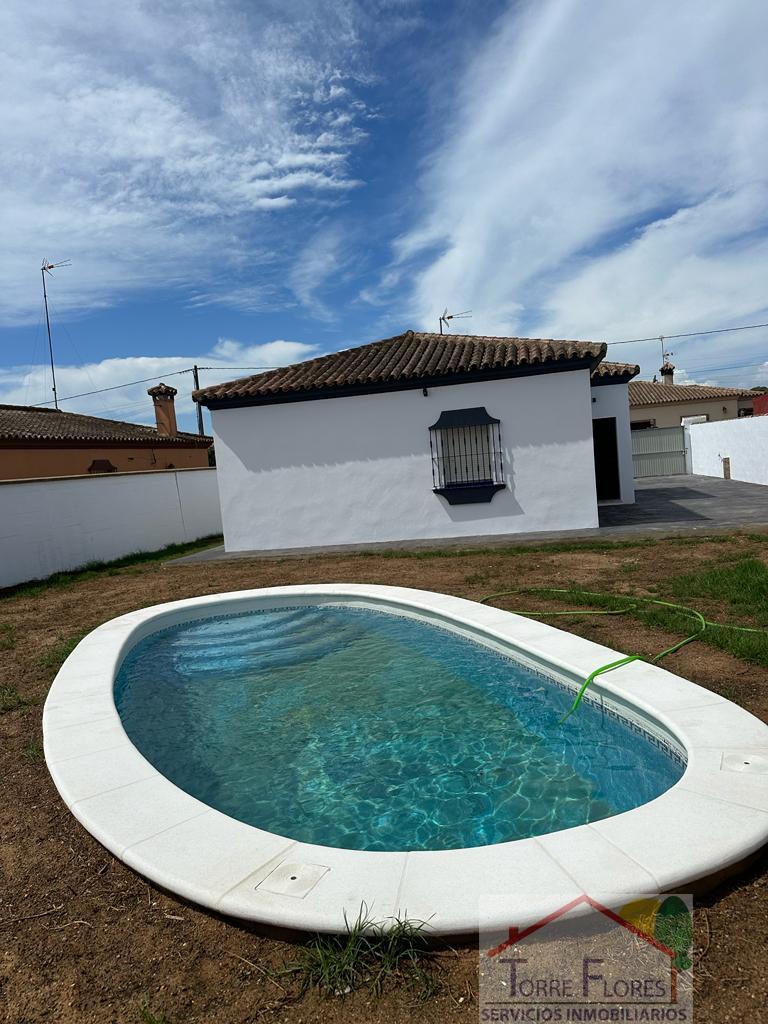 For sale of chalet in Chiclana de la Frontera