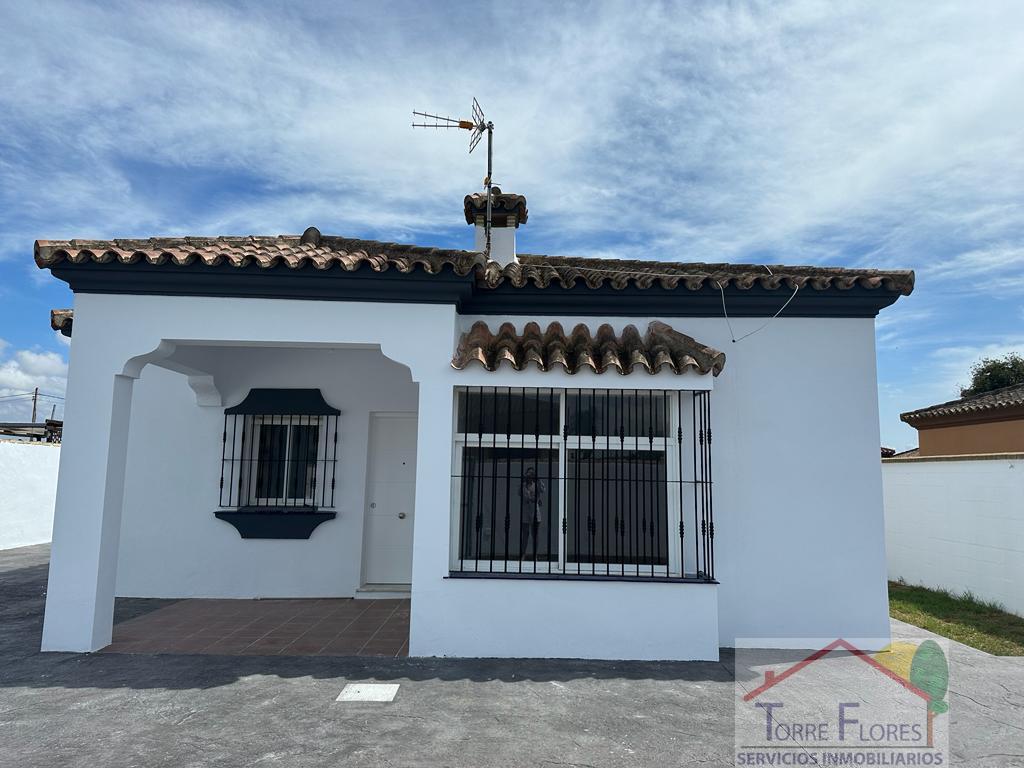 For sale of chalet in Chiclana de la Frontera