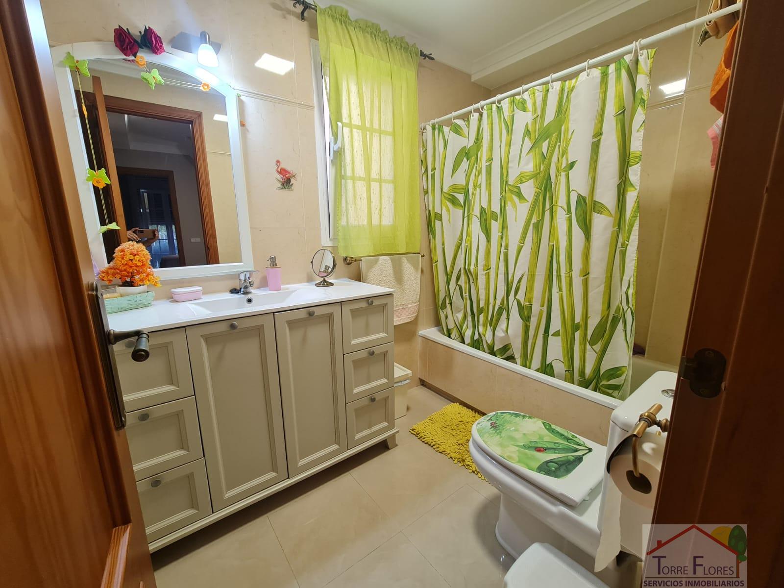 For sale of house in San Fernando