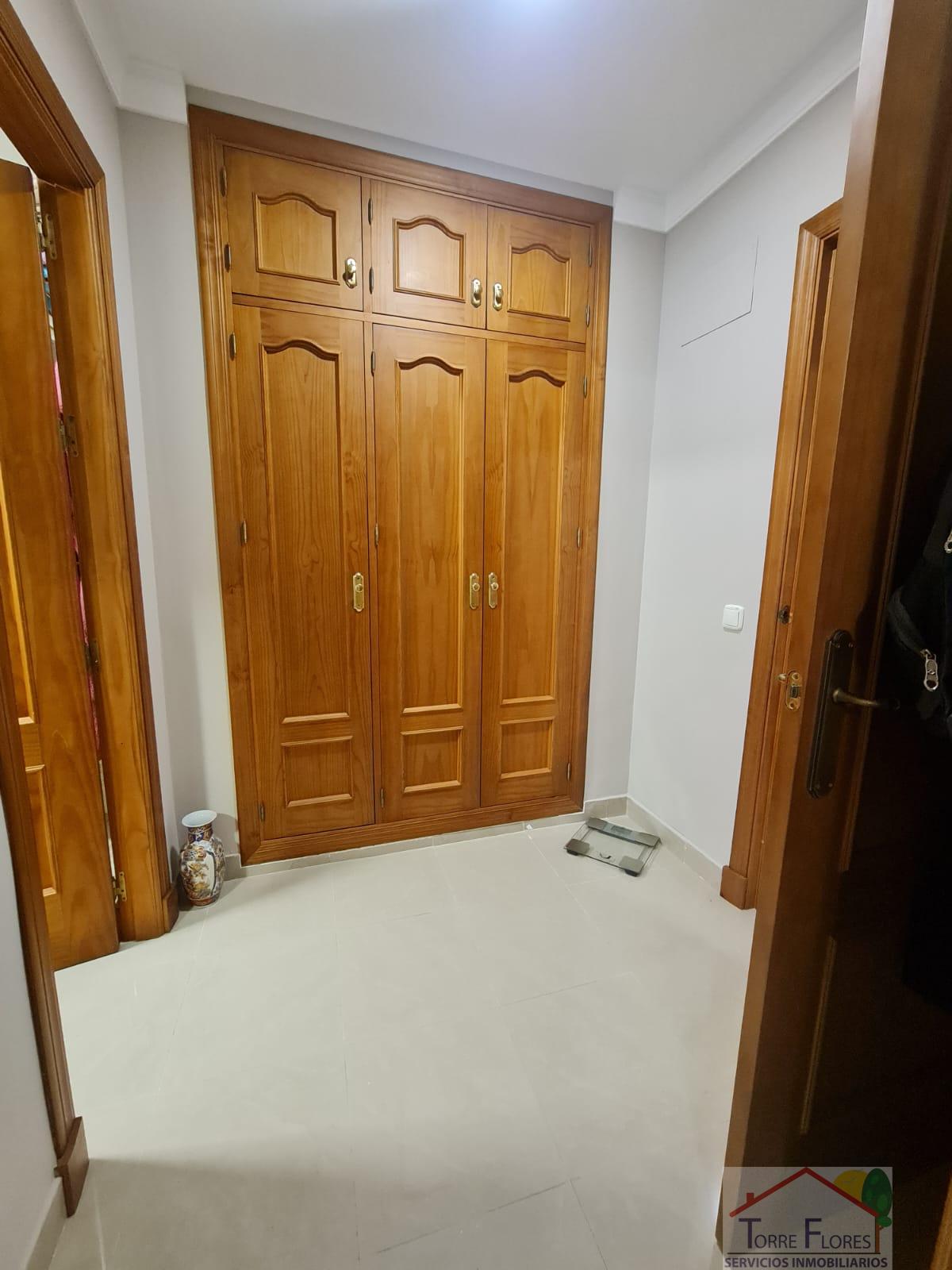 For sale of house in San Fernando