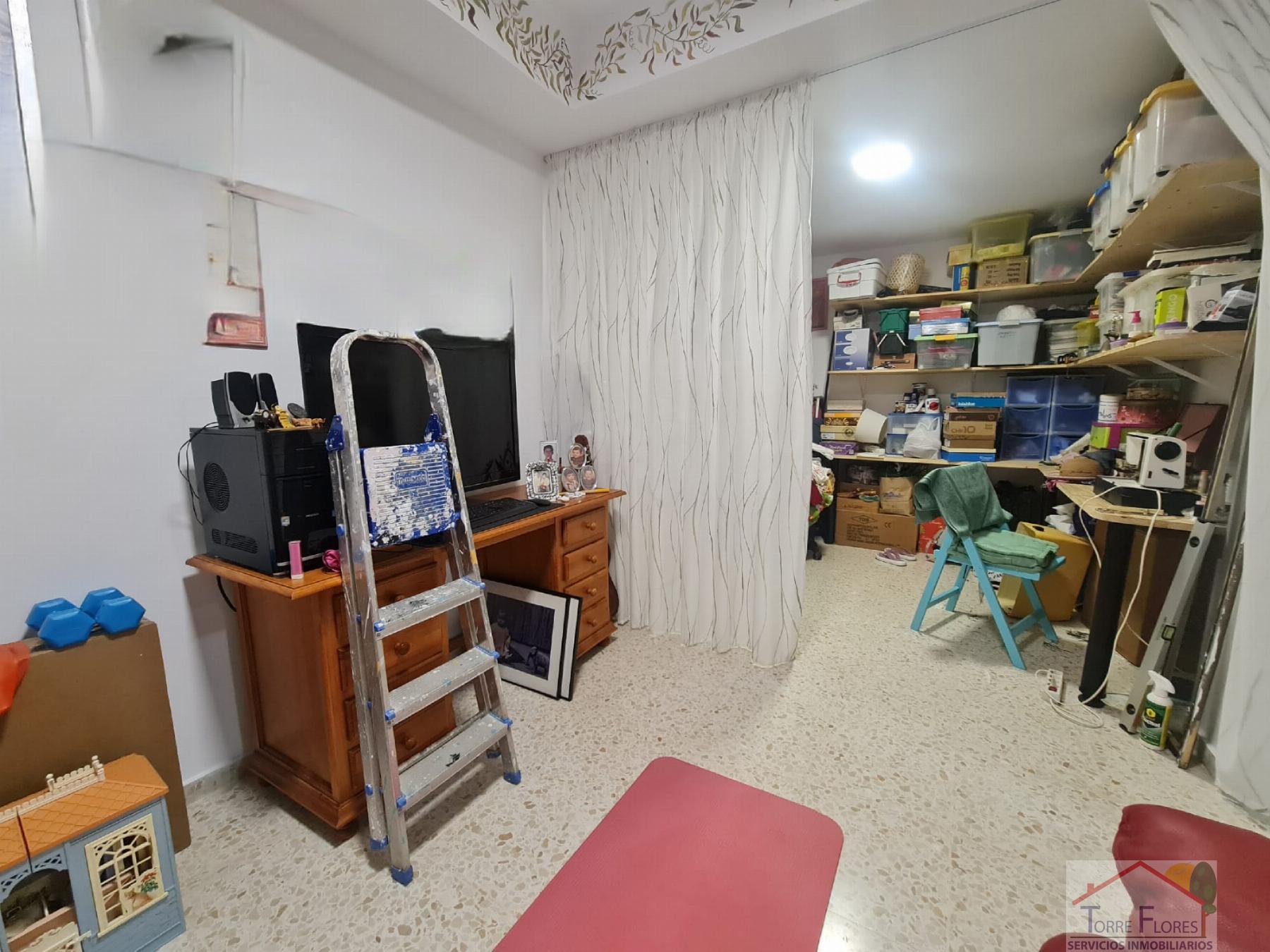 For sale of house in San Fernando