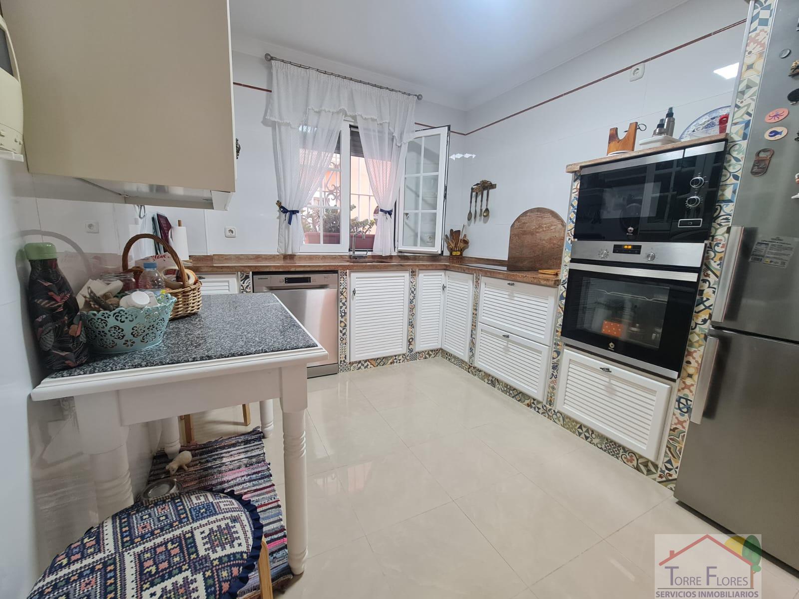 For sale of house in San Fernando