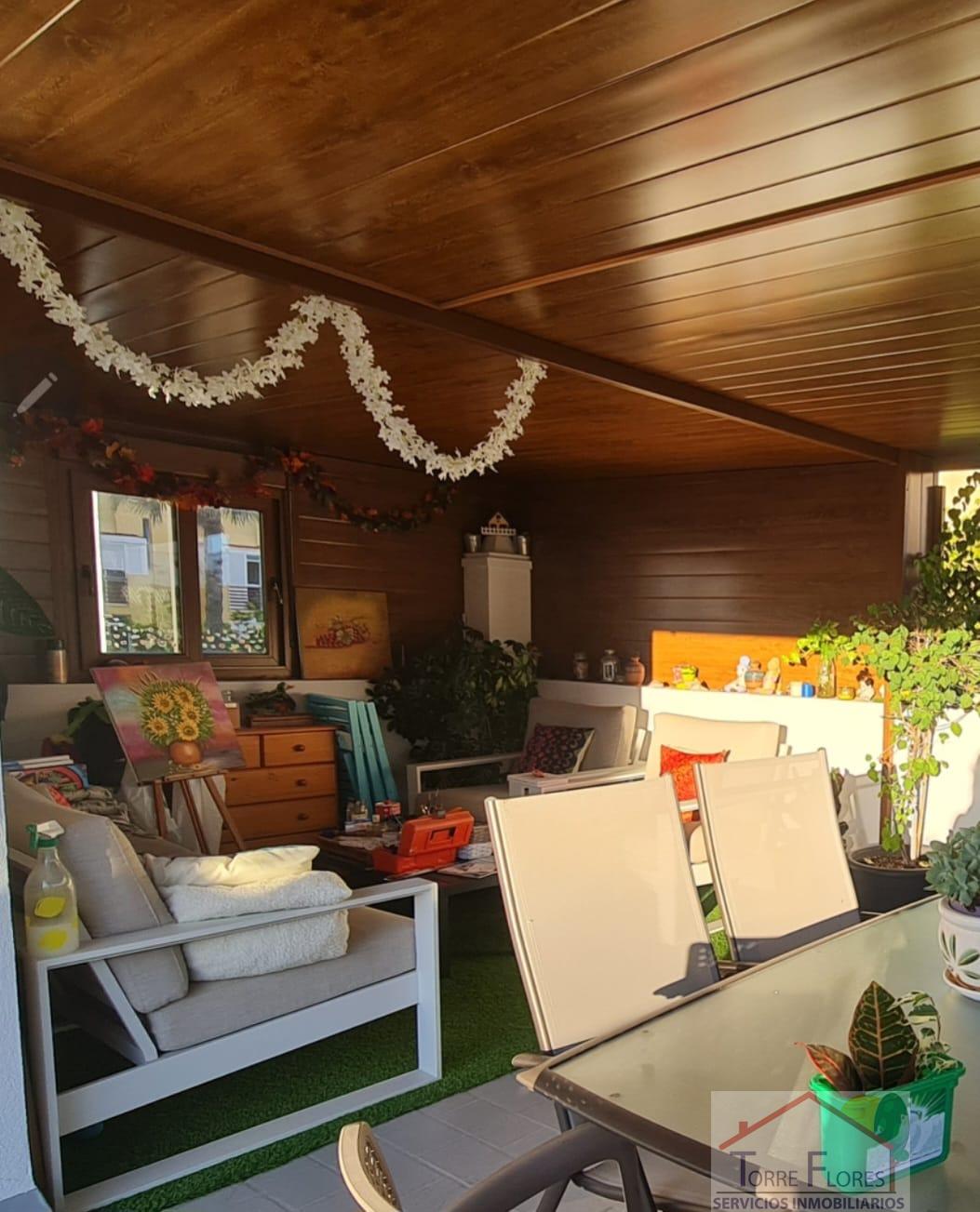 For sale of house in San Fernando