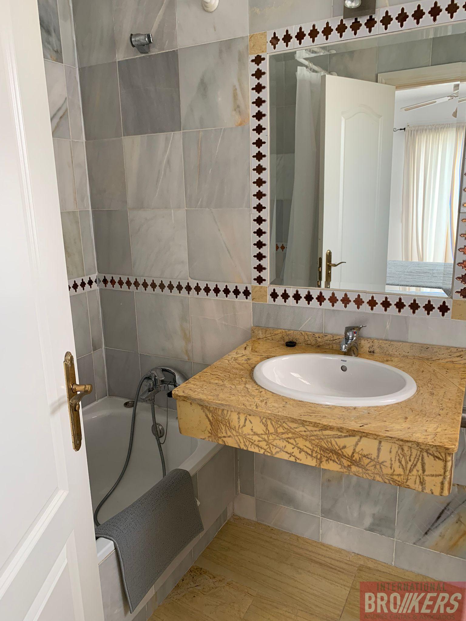 For rent of duplex in Vera