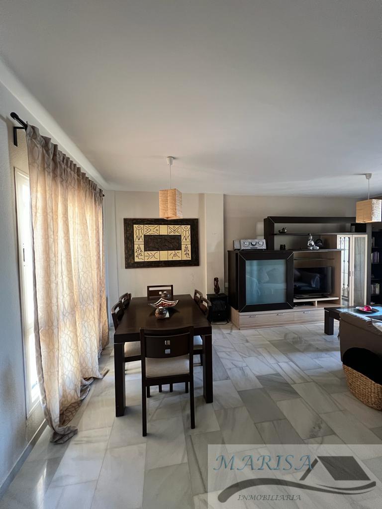 For sale of flat in Rincón de la Victoria