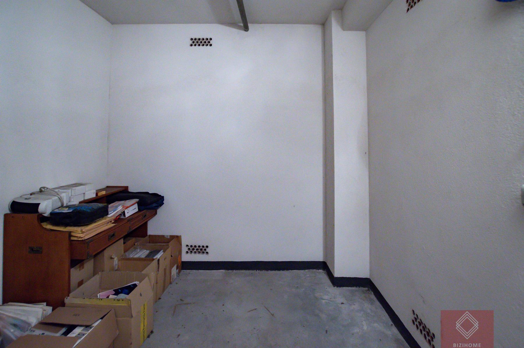 For sale of storage room in Leioa